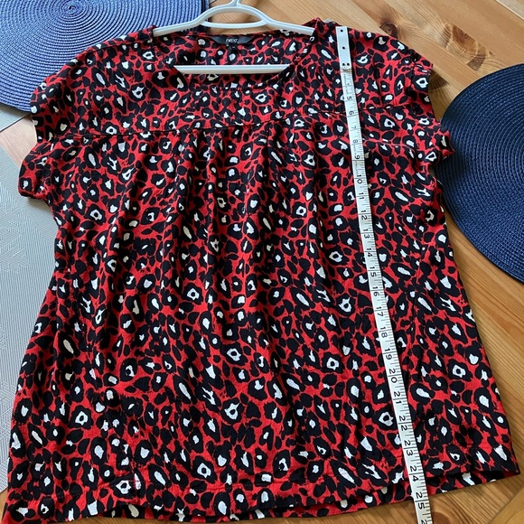 Red / black leopard style print casual top - Picture 7 of 8
